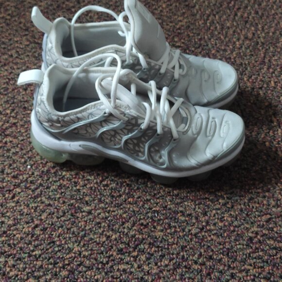 "Men's Nike Air VaporMax Plus White/Grey Sneaker.s:6,5us,39eur. Geometric Desig - Picture 1 of 7